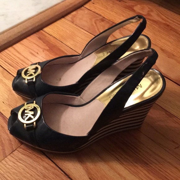 Michael Kors navy blue sandals - Picture 6 of 6